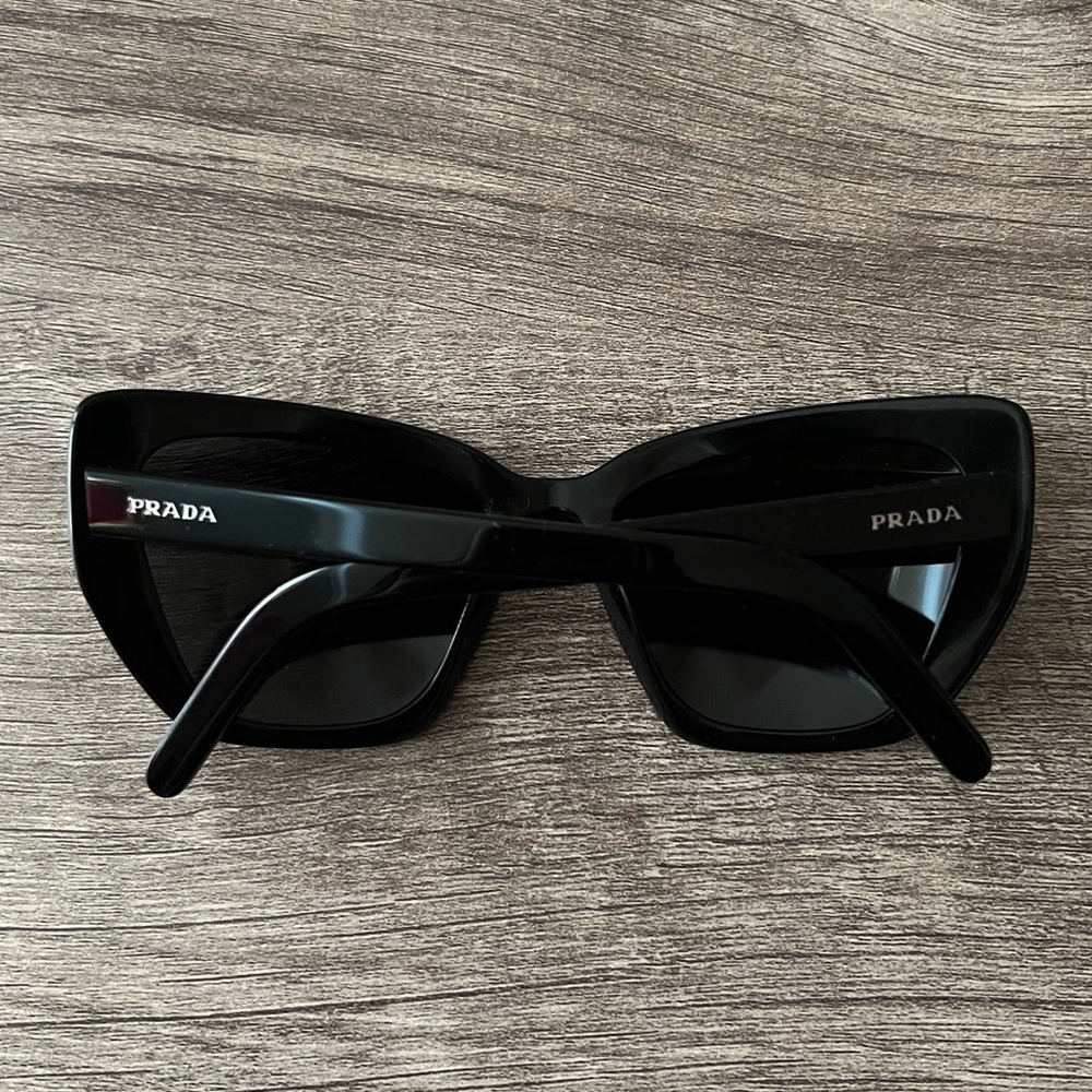Authentic Cat Eye Prada Sunglasses - Picture 6 of 7